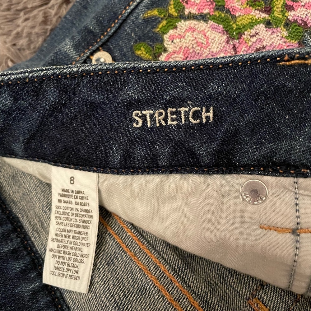 American Eagle Jean Shorts Stretch 8 Embroidered with Florals - Picture 7 of 7
